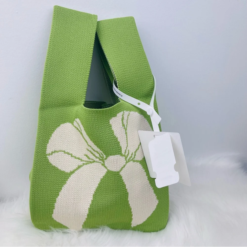 NWT Green/White Bowknot Compact Stylish Essentials Handheld Bag - Picture 7 of 9